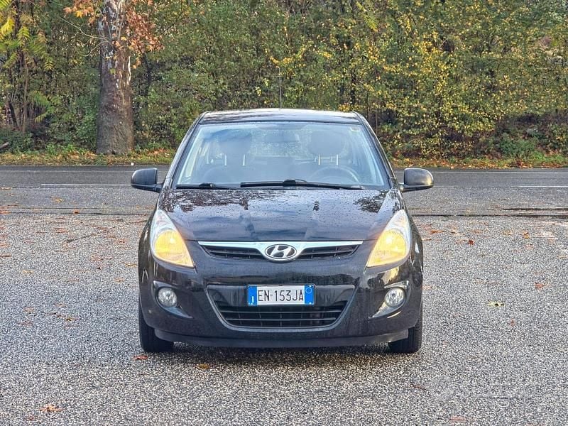 Usata Hyundai i20 Edition 74 CV (54 kW) 2012 Nero Berlina