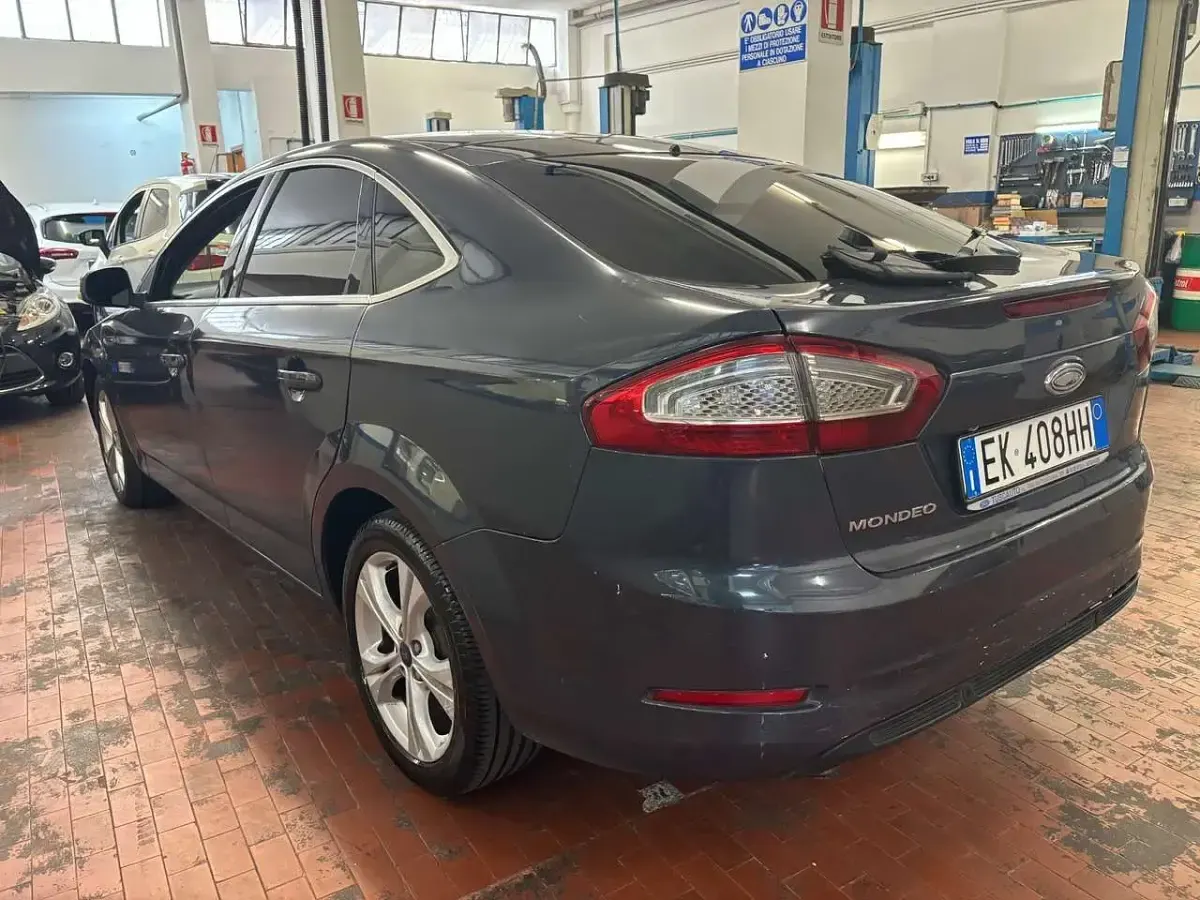 Usata Ford Mondeo Titanium 140 CV (102 kW) 2012 Blu/azzurro Berlina
