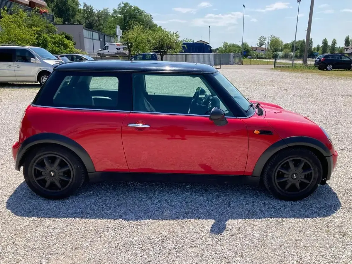 Usata Mini Cooper 116 CV (85 kW) 2002 Rosso Utilitaria