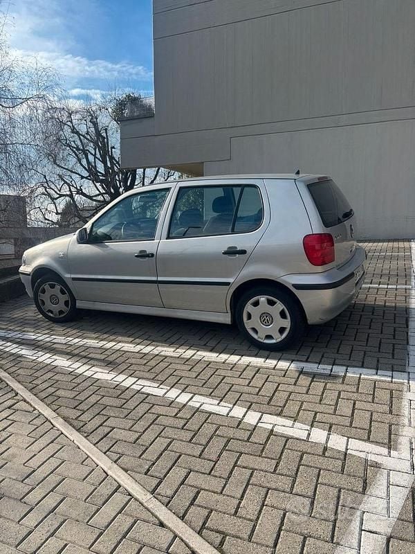 Usata VW Polo 75 CV (55 kW) 2000 Grigio Utilitaria