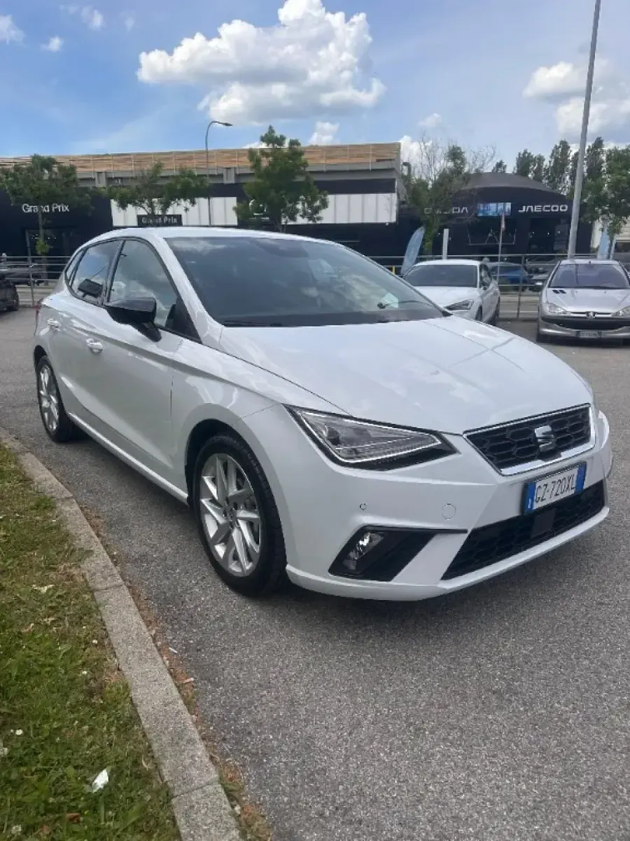 Usata Seat Ibiza FR 95 CV (69 kW) 2025 Bianco nevada Utilitaria