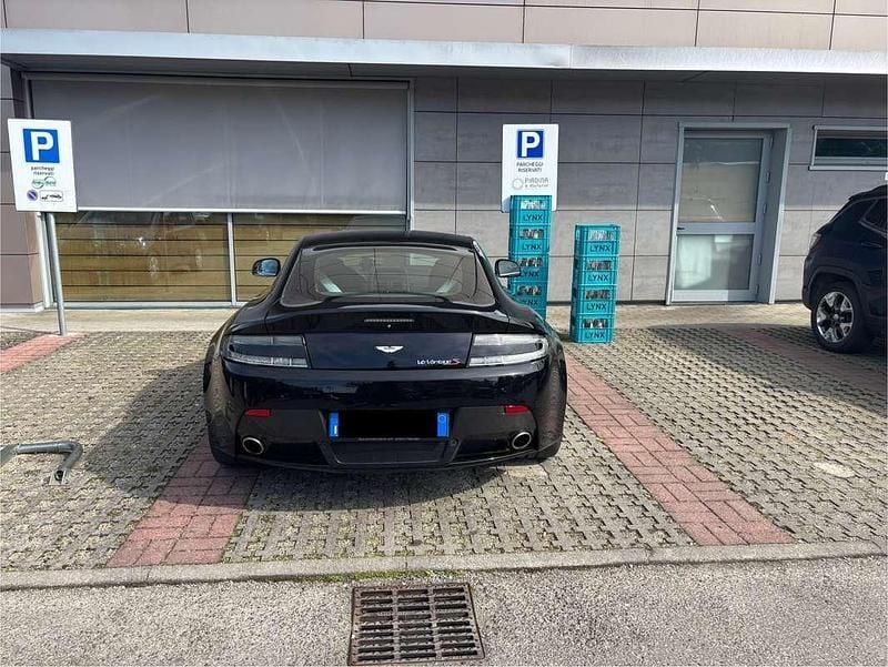 Usata Aston Martin V12 Vantage 574 CV (422 kW) 2015 Coupé