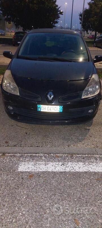 Usata 2007 Renault Clio II Due volumi | 1000 € (Ottimo prezzo) - Immagine 1/4