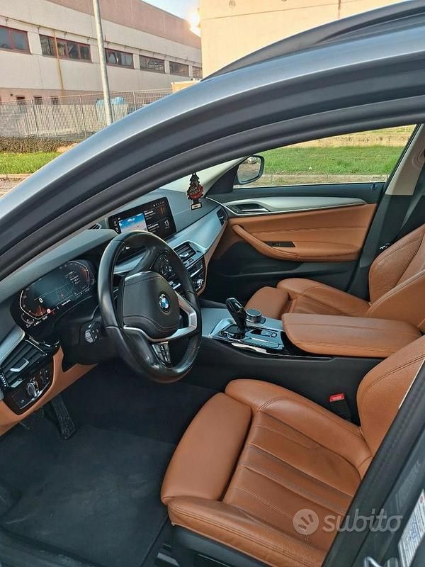 Usata BMW 520 Comfort Edition 2022 Grigio Station wagon