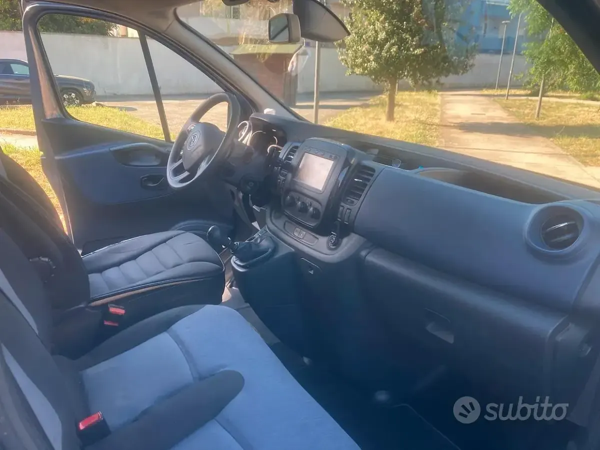 Usata Opel Vivaro-e Combi 120 CV (88 kW) 2019 Grigio Monovolume