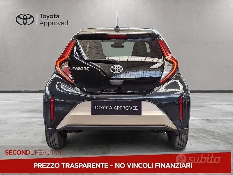 Usata Toyota Aygo X Trend 72 CV (52 kW) 2023 Beige SUV