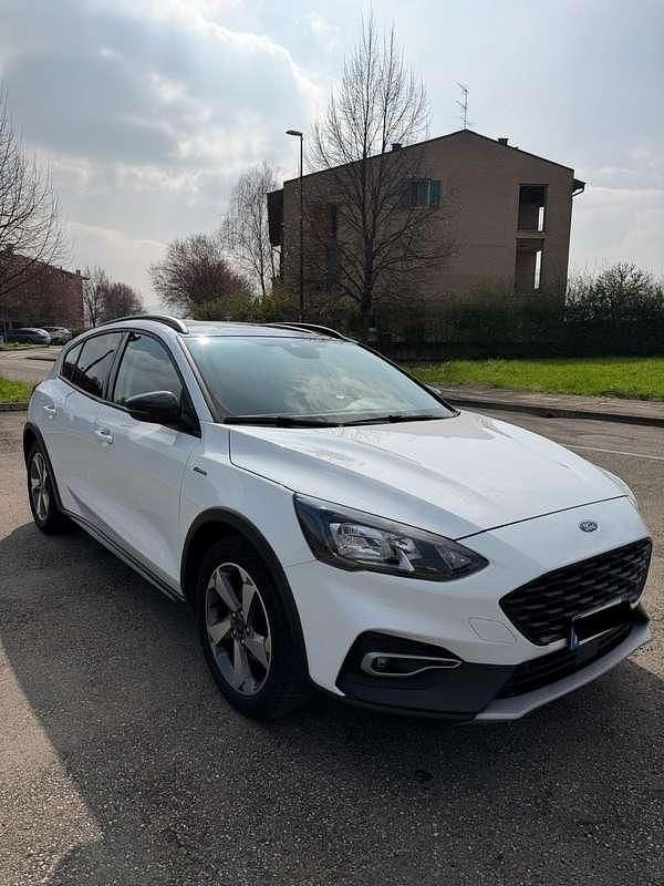 Usata Ford Focus Active 120 CV (88 kW) 2021 Bianco Berlina