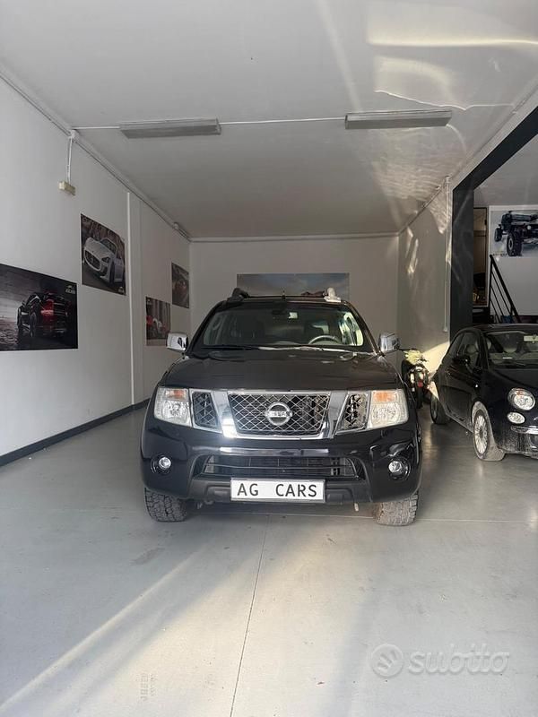 Nero Usata 2011 Nissan Navara Pick-up | 16.000 € (Buon prezzo) - Immagine 1/4