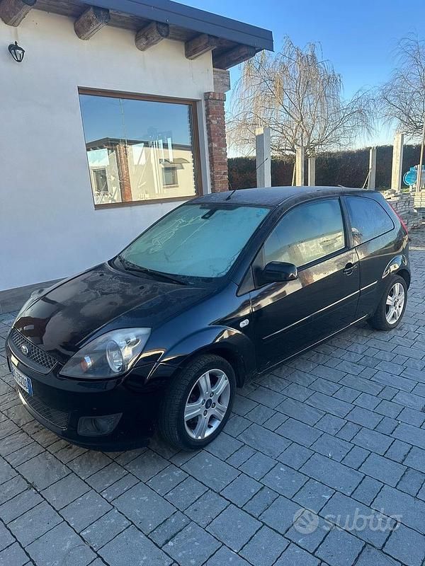 Usata Ford Fiesta 2008 Nero Utilitaria