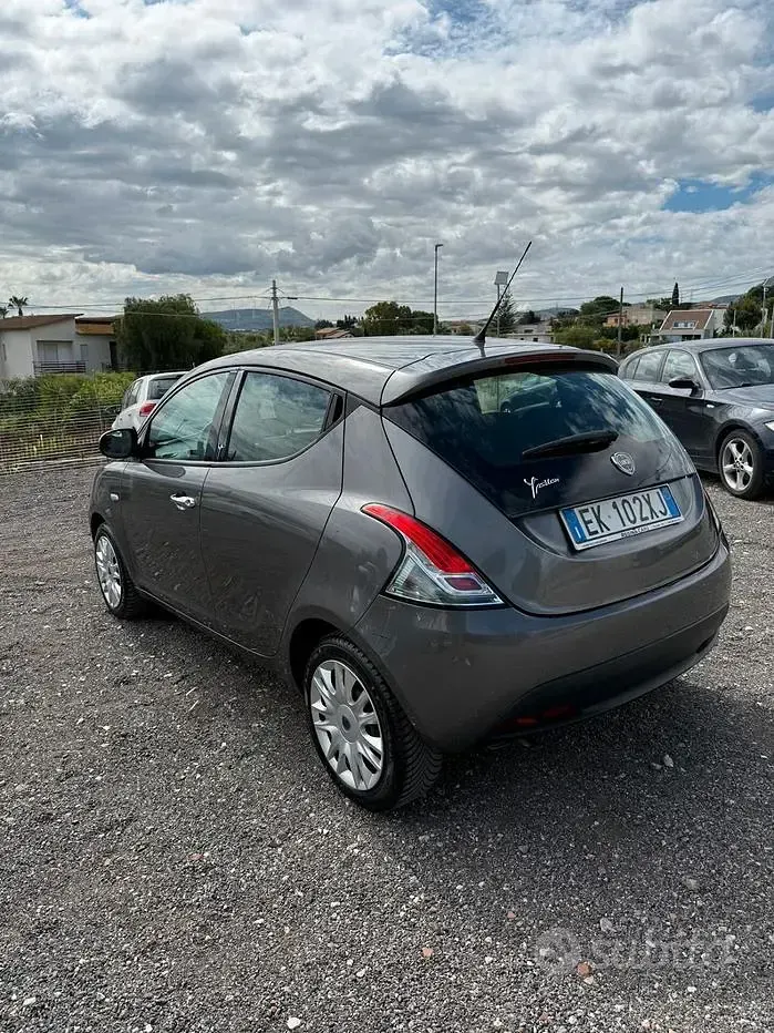 Usata Lancia Ypsilon S 69 CV (50 kW) 2012 Grigio Utilitaria