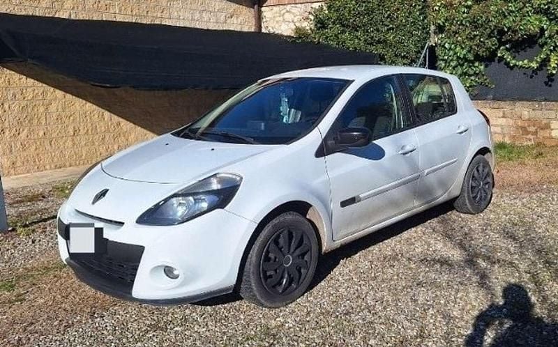 Usata Renault Clio II 75 CV (55 kW) 2011 Berlina