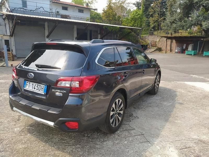 Usata Subaru Outback 150 CV (110 kW) 2018 Nero Station wagon