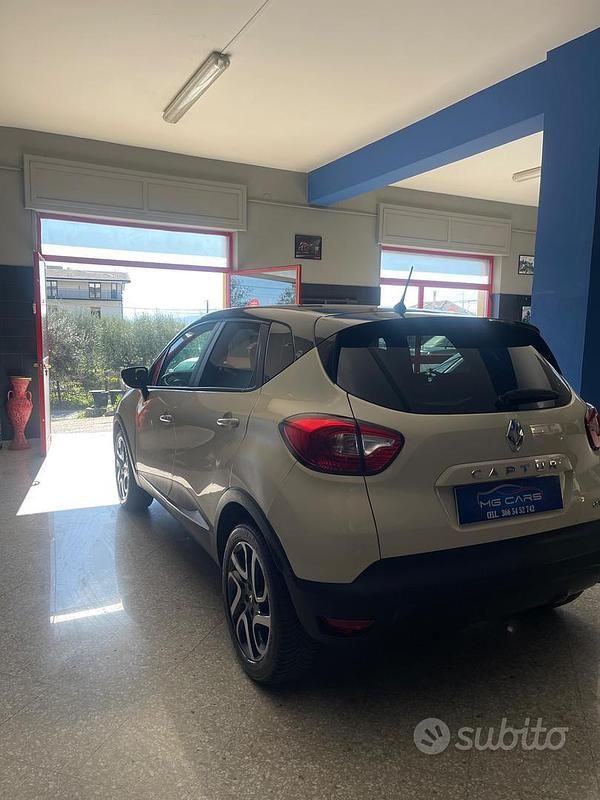 Usata Renault Captur 90 CV (66 kW) 2013 Bianco SUV
