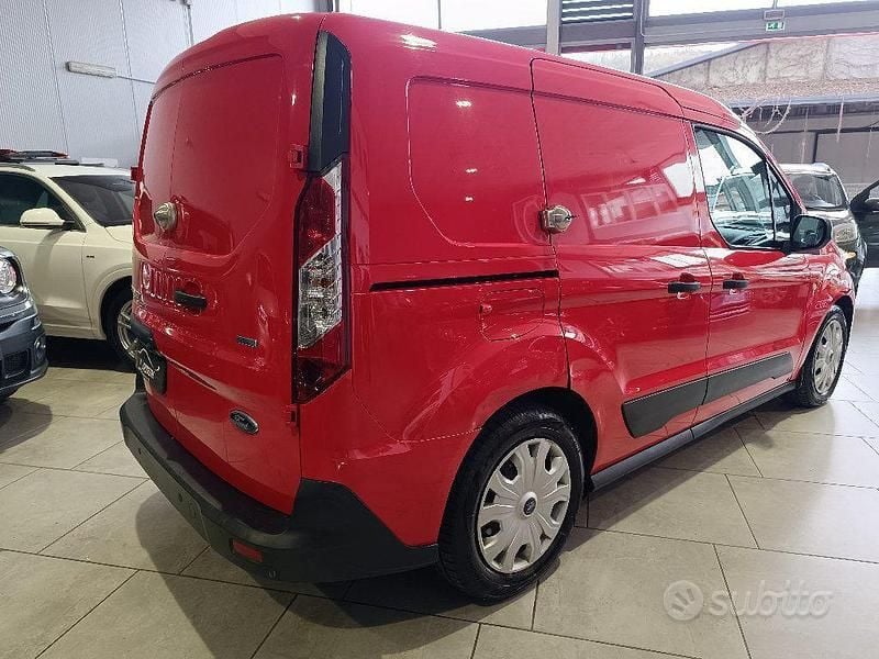 Usado Ford Transit Connect 120 CV (88 kW) 2019 Rojo Monovolumen