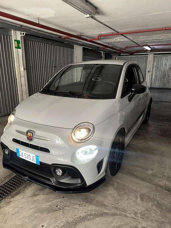 Bianco Usata 2020 Abarth 595 Pista Tre volumi | 17.490 € (Buon prezzo) - Immagine 1/4