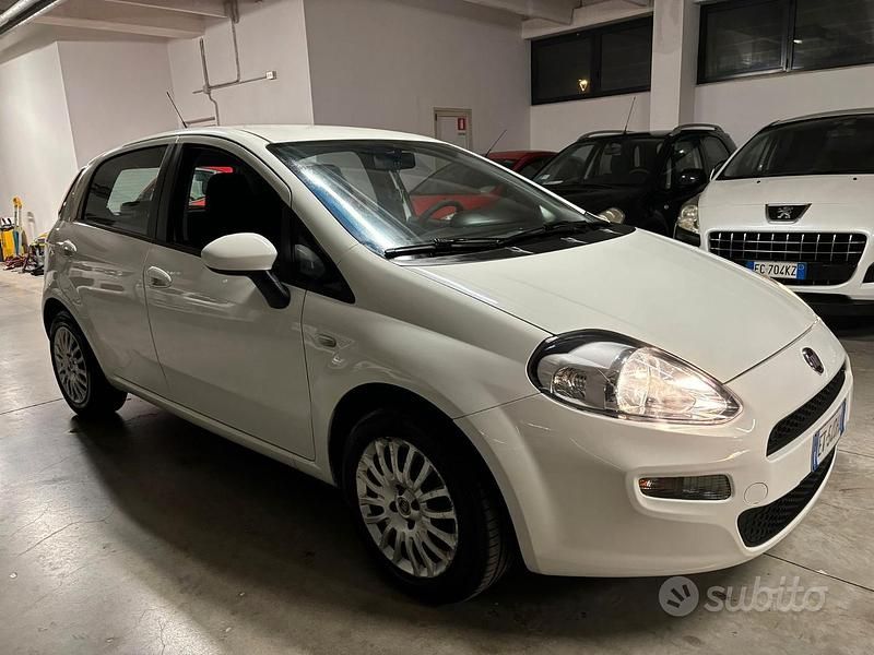 Bianco Usata 2013 Fiat Punto Tre volumi | 4200 € - Immagine 1/4