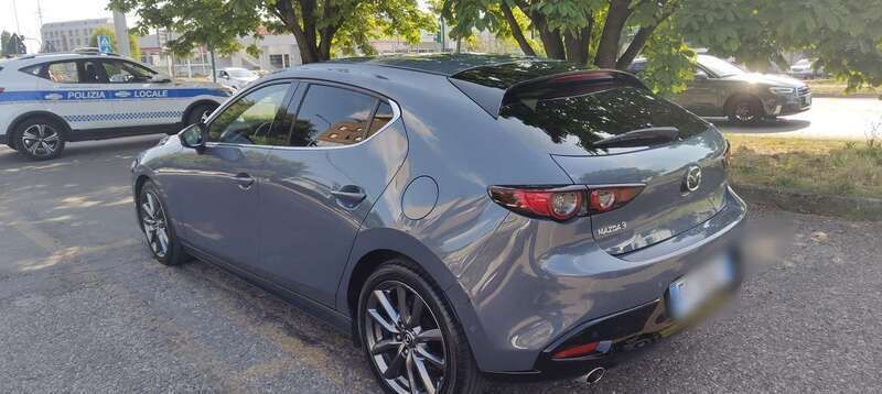 Usata 2019 Mazda 3 Exclusive Tre volumi | 15.900 € (Buon prezzo) - Immagine 1/4