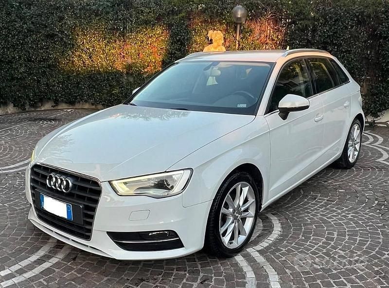 Bianco Usata 2014 Audi A3 Sportback Ambition Due volumi | 9400 € (Buon prezzo) - Immagine 1/4