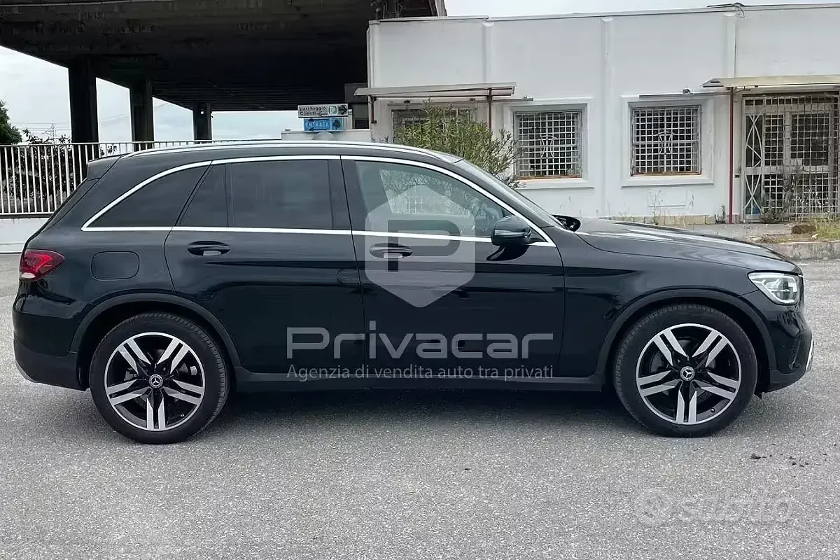 Usata Mercedes GLC200 Business 163 CV (119 kW) 2021 Nero SUV