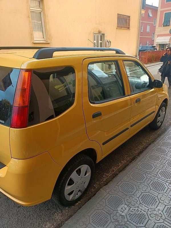 Usata Subaru Justy 2004 Giallo Utilitaria