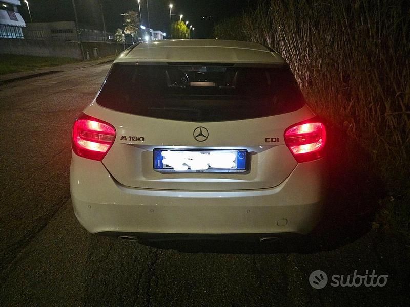 Usata Mercedes A180 122 CV (89 kW) 2013 Bianco Berlina