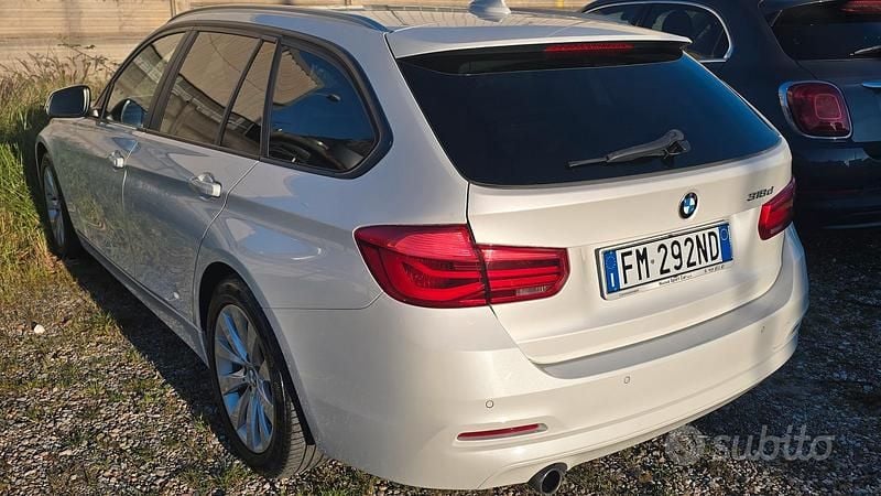 Usata BMW 318 Advantage 150 CV (110 kW) 2018 Bianco Station wagon