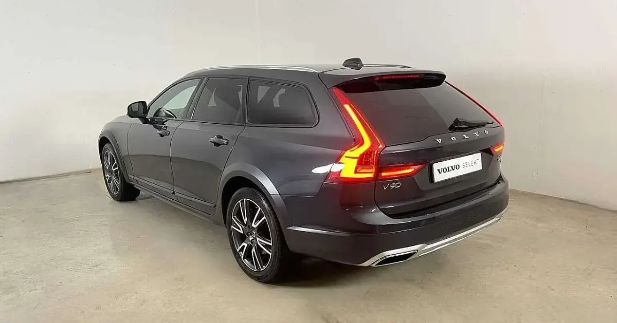 Usata Volvo V90 CC Pro 190 CV (139 kW) 2017 Grigio metallizzato Station wagon