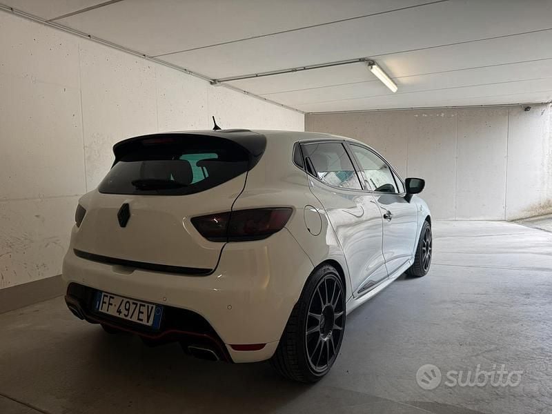 Usata Renault Clio IV Trophy 220 CV (161 kW) 2016 Berlina