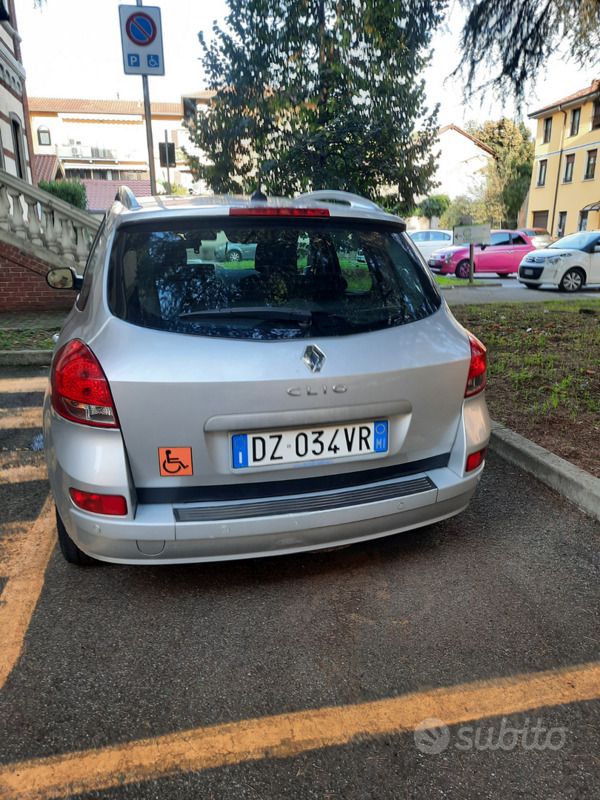 Grigio Usata 2010 Renault Clio GrandTour Station wagon | 3000 € - Immagine 1/4