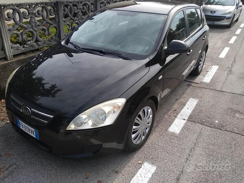 Usata Kia Ceed 90 CV (66 kW) 2009 Utilitaria
