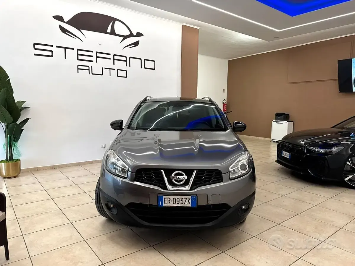 Usata Nissan Qashqai Tekna 131 CV (96 kW) 2013 Grigio SUV