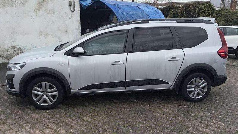 Usata Dacia Jogger Extreme 101 CV (74 kW) 2023 Beige Monovolume