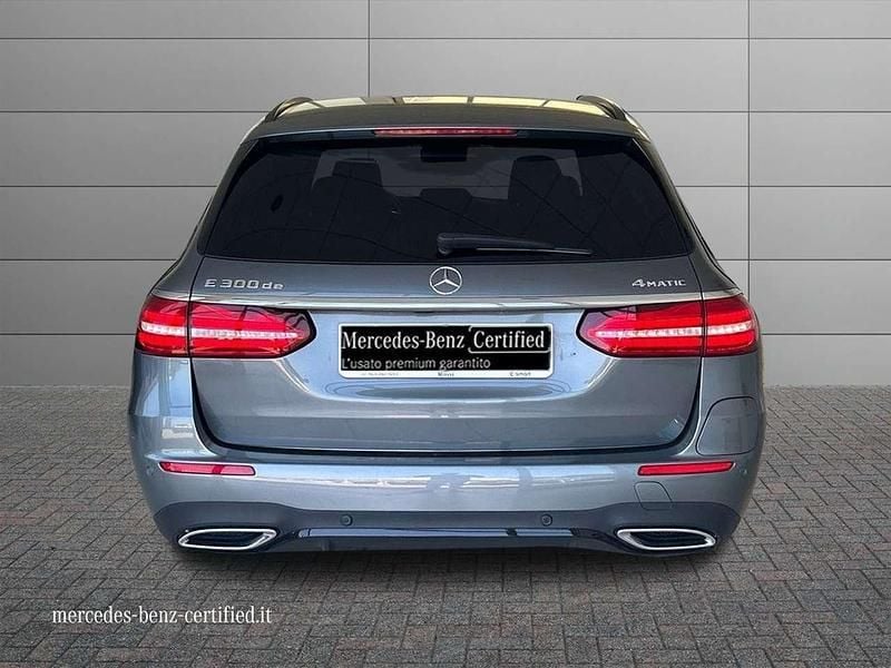 Usata Mercedes E300 AMG line 194 CV (142 kW) 2022 Grigio medio metallizzato Station wagon