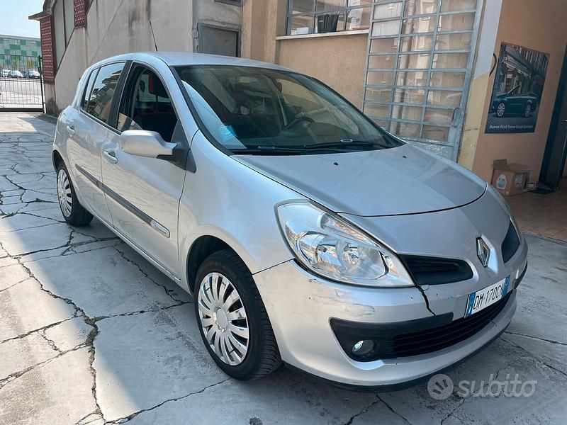 Usata Renault Clio II 75 CV (55 kW) 2007 Utilitaria