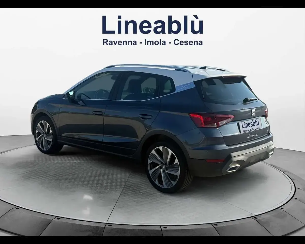 Usata Seat Arona Xperience 110 CV (80 kW) 2023 Grigio metalizzato scuro SUV