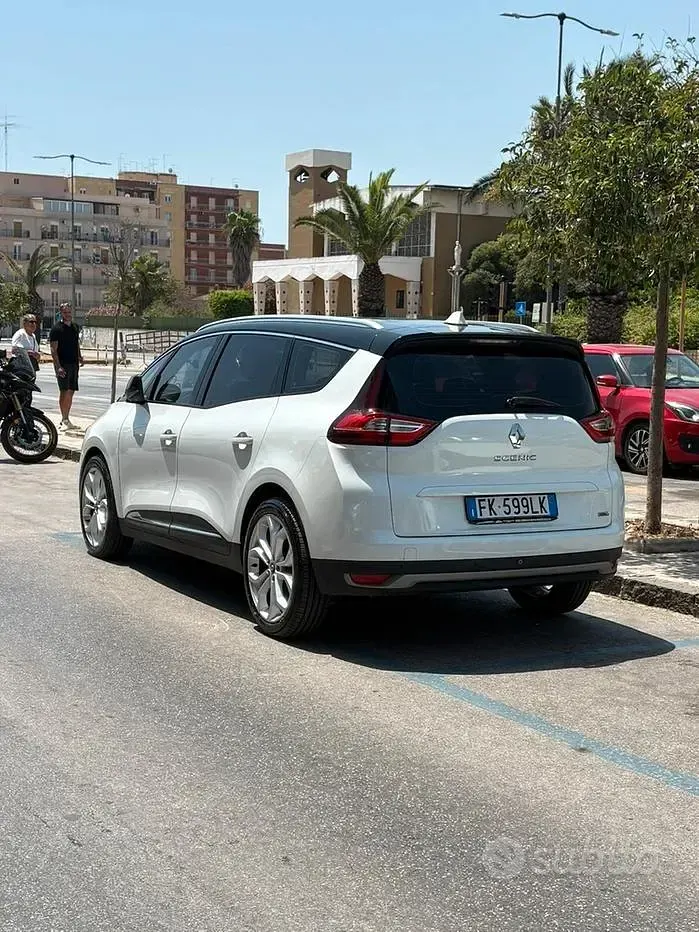 Usata Renault Scénic III 110 CV (80 kW) 2017 Bianco Monovolume