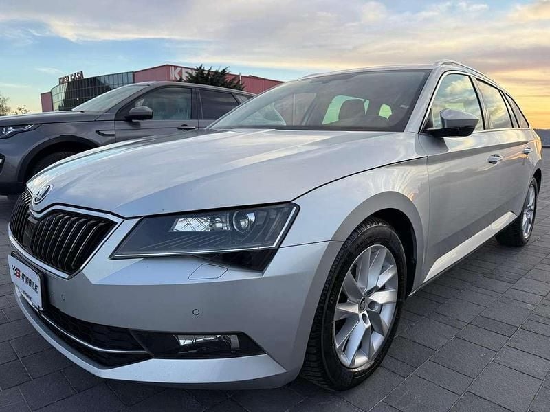Usata Skoda Superb Executive 120 CV (88 kW) 2019 Argento Station wagon
