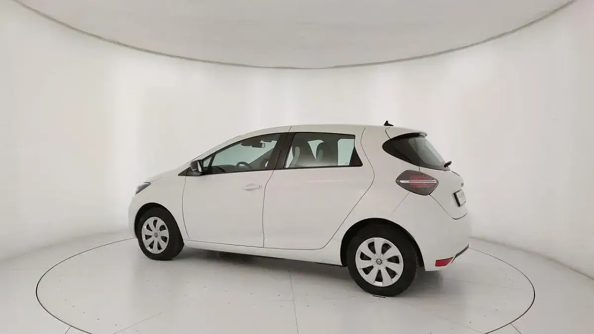 Usado Renault Zoe Life 80 kW (109 CV) 2022 Blanco Utilitario