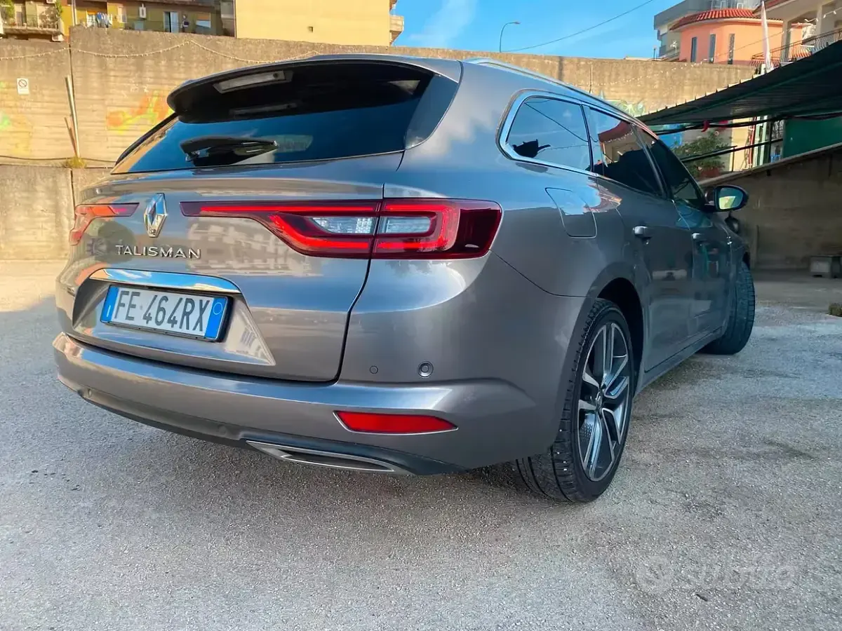 Usata Renault Talisman 131 CV (96 kW) 2016 Grigio Berlina