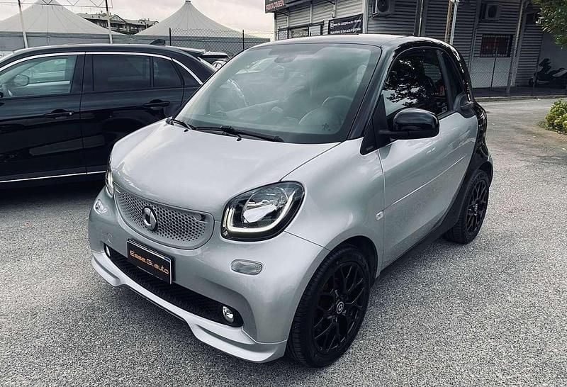 Argento Usata 2019 Smart ForTwo Coupé Superpassion Coupé | 12.950 € (Ottimo prezzo) - Immagine 1/4