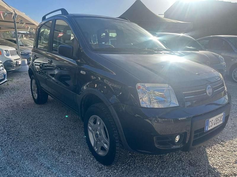 Nero Usata 2005 Fiat Panda 4x4 Climbing Due volumi | 3600 € (Ottimo prezzo) - Immagine 1/4