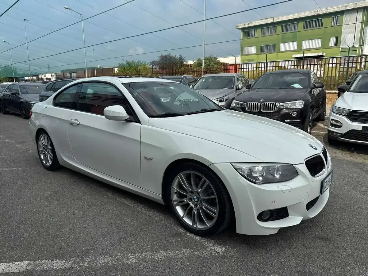 Usata BMW 320 M Sport 184 CV (135 kW) 2010 Bianco Coupé