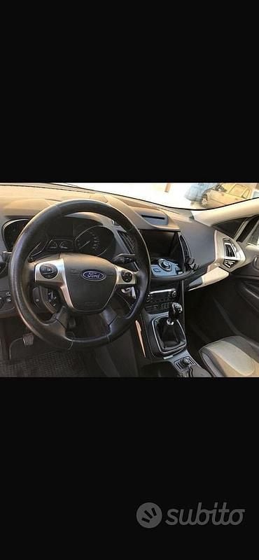 Usata Ford Kuga Titanium 120 CV (88 kW) 2016 Nero SUV