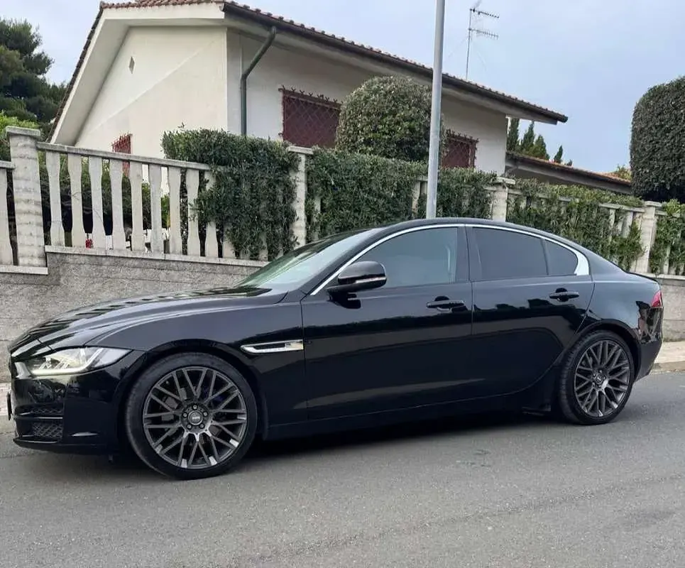 Usata Jaguar XE Pure 179 CV (131 kW) 2017 Berlina