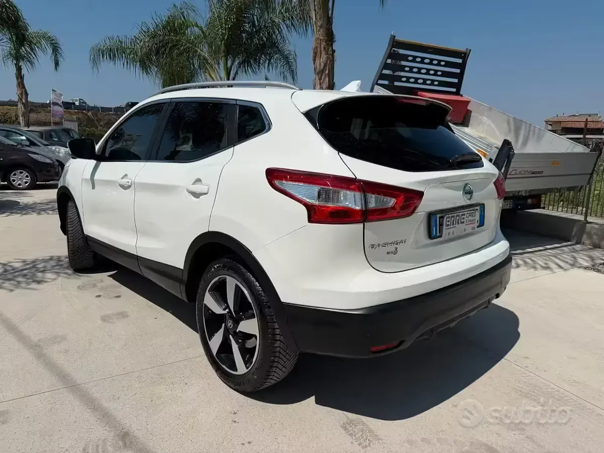 Usata Nissan Qashqai 360º 116 CV (85 kW) 2015 Bianco SUV