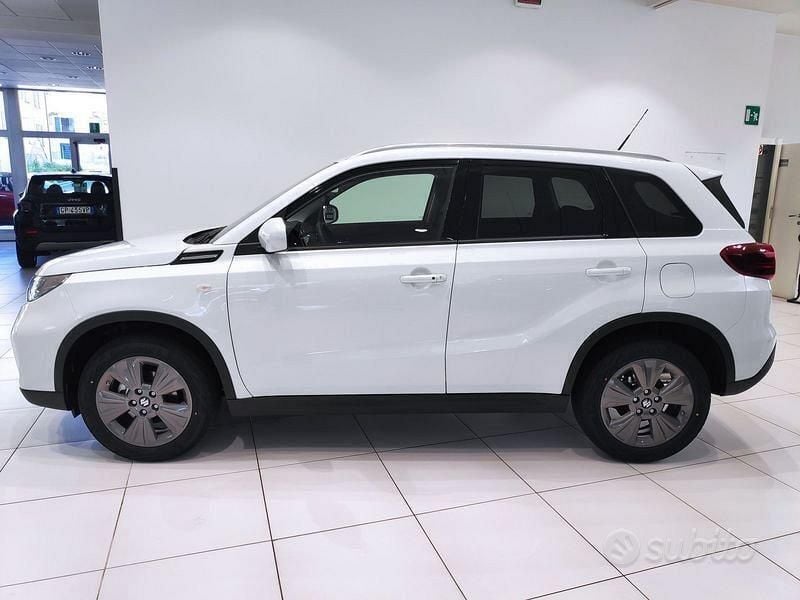 Usata Suzuki Vitara Cool 129 CV (94 kW) 2024 Bianco SUV