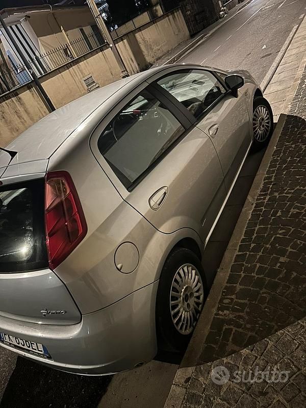 Usata Fiat Grande Punto 65 CV (47 kW) 2007 Grigio Utilitaria