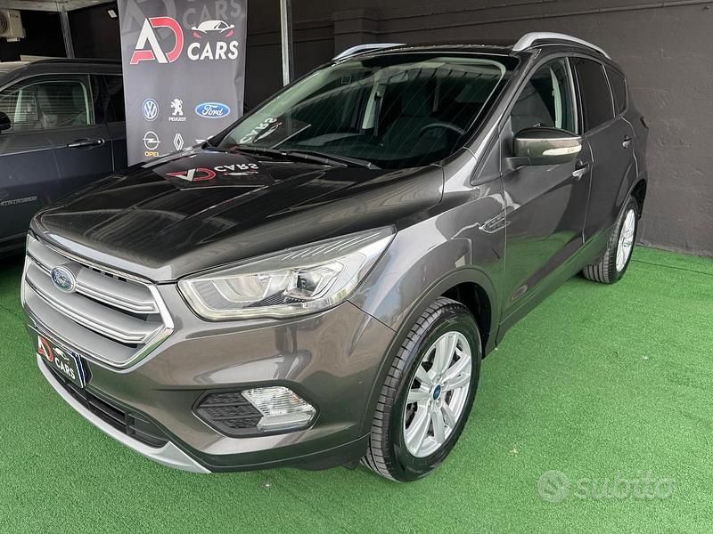 Usata Ford Kuga 120 CV (88 kW) 2019 Grigio SUV