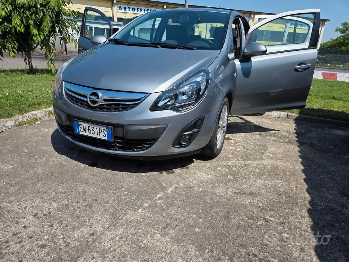 Usata Opel Corsa 85 CV (62 kW) 2014 Grigio Utilitaria