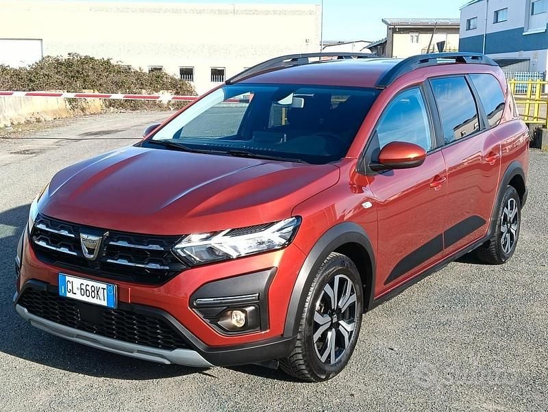 Usata Dacia Jogger Extreme 100 CV (73 kW) 2023 Arancione Monovolume